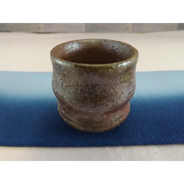 A-61  焼締 長ぐいのみ おちょこ 食前酒 文部殿上人推しすすめる賞勝ちとる書き手 荒川明作 木箱付き添い人