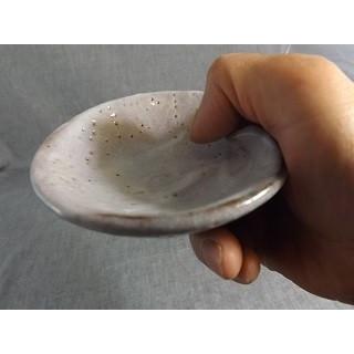 A-6 志野 平ぐいのみ おちょこ 文部大臣奨励賞受賞作家 荒川明作 木箱付きの画像