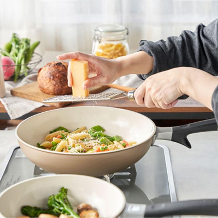 KYOCERA（京セラ） セラブリッド フライパン 26cm カラー：ベージュ IH