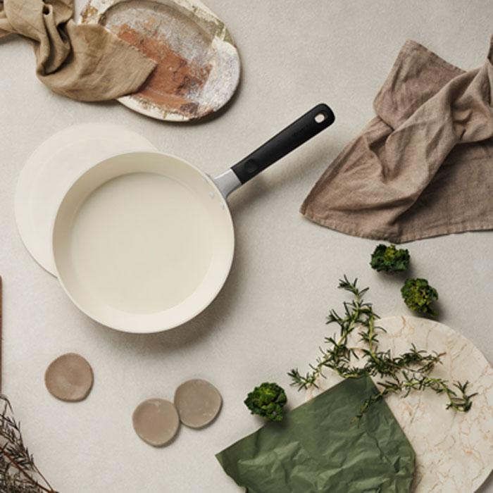 KYOCERA（京セラ） セラブリッド フライパン 26cm カラー：ベージュ IH