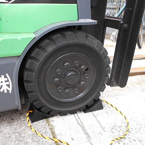 タイヤ歯止め タイヤストッパー 車輪止め 黒 90cm ロープ付き ダブル