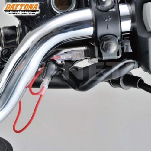 在庫有 送料無料 DAYTONA デイトナ バイク用 防水 バイク専用電源 スレンダーUSB2ポート USB2口　計5V4.8A スマホ対応 バイク用 電源アダプター 98438 | DAYTONA（バイク用品） | 03