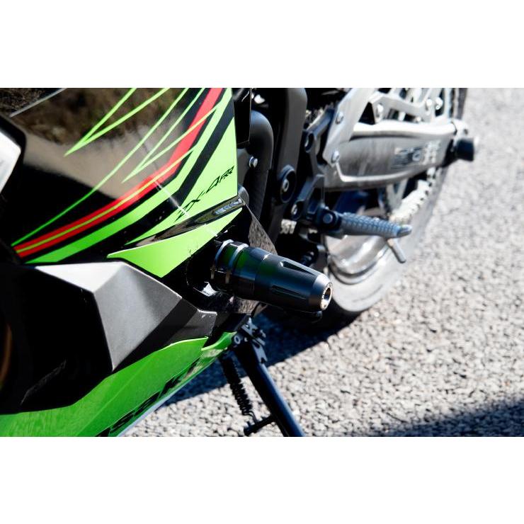 ワールドウォーク Ninja ZX-4RR・ZX-4R SE エンジンガード(右側 ワールドウォーク Ninja ZX-4RR・ZX-4R SE エンジンガード(右側