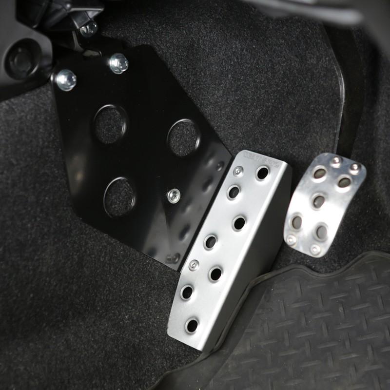 APIO（アピオ） ジムニー JB64 JB74 MTドライバーズフットレスト