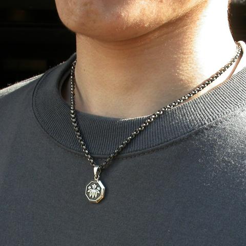 期間限定値下げ❗️彫銀　家紋　八角ペンダント　トップ 家紋ペンダント・八角・小 : 彫銀Yahoo!店 - 通販 - Yahoo!ショッピング