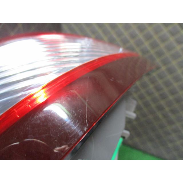 ヴェゼル DAA-RU3 右テールランプ NH788P 220-62164 33502-T7B-J11