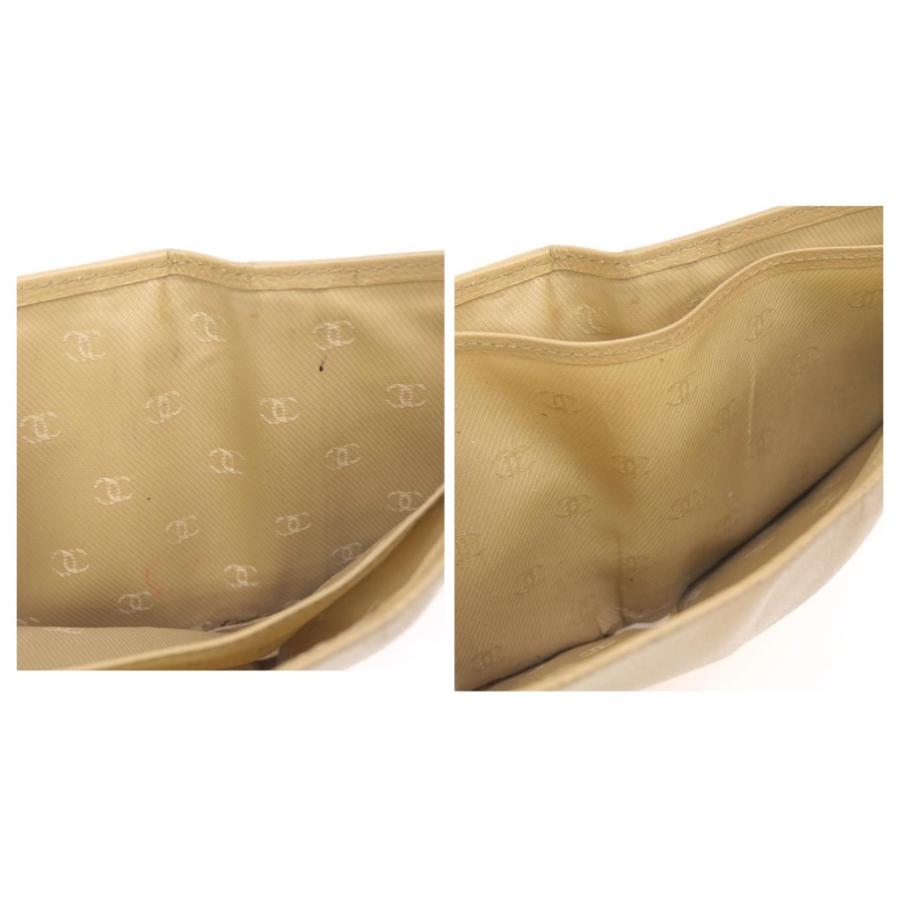 CHANEL シャネル 二つ折り財布 ベージュ レザー 【中古】(13325 CHANEL シャネル 二つ折り財布 ベージュ レザー 【中古】(13325