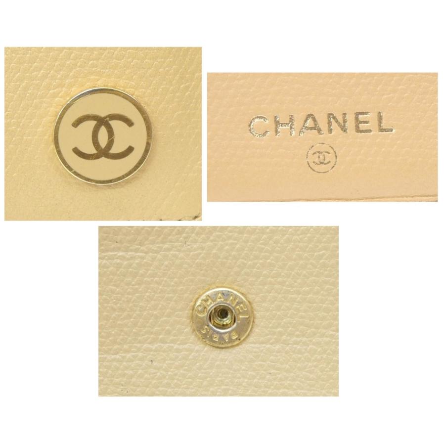 CHANEL シャネル 二つ折り財布 ベージュ レザー 【中古】(13325 CHANEL シャネル 二つ折り財布 ベージュ レザー 【中古】(13325