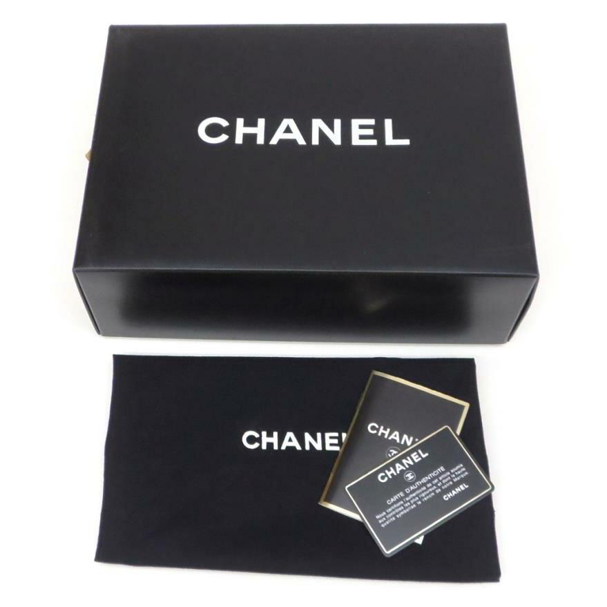 CHANEL チェーンショルダーバッグ マトラッセWフラップ G金具 白 CHANEL チェーンショルダーバッグ マトラッセWフラップ G金具 白