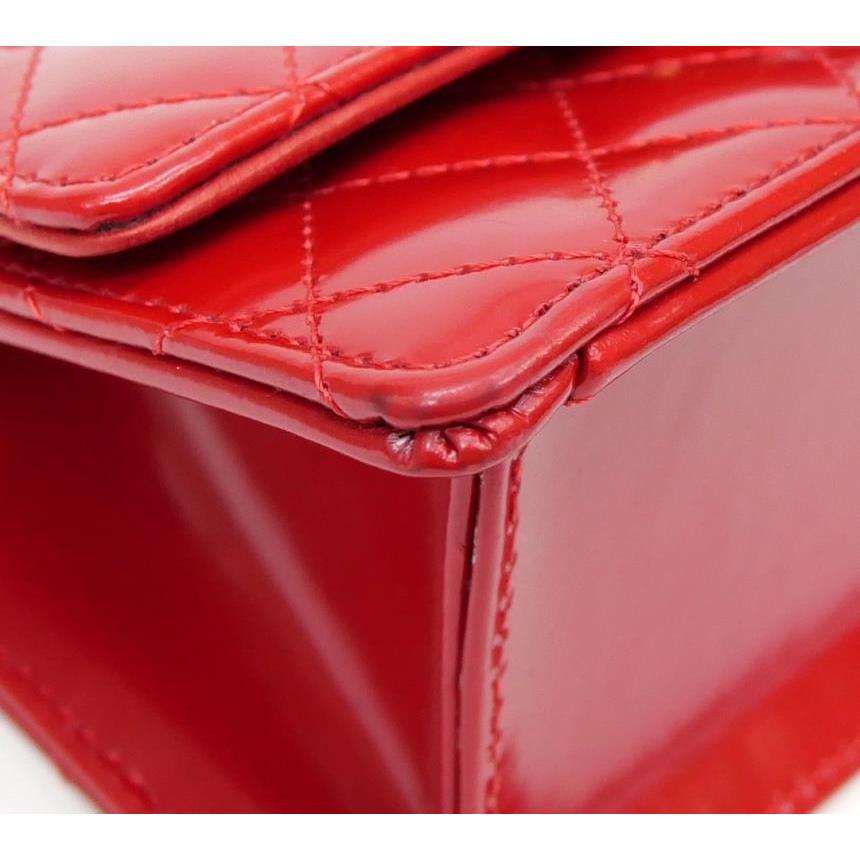 CHANEL ミニマトラッセ チェーンショルダーバッグ エナメル CHANEL ミニマトラッセ チェーンショルダーバッグ エナメル
