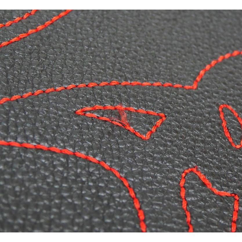 Christian Louboutin（クリスチャンルブタン） クラッチバッグ ロゴ