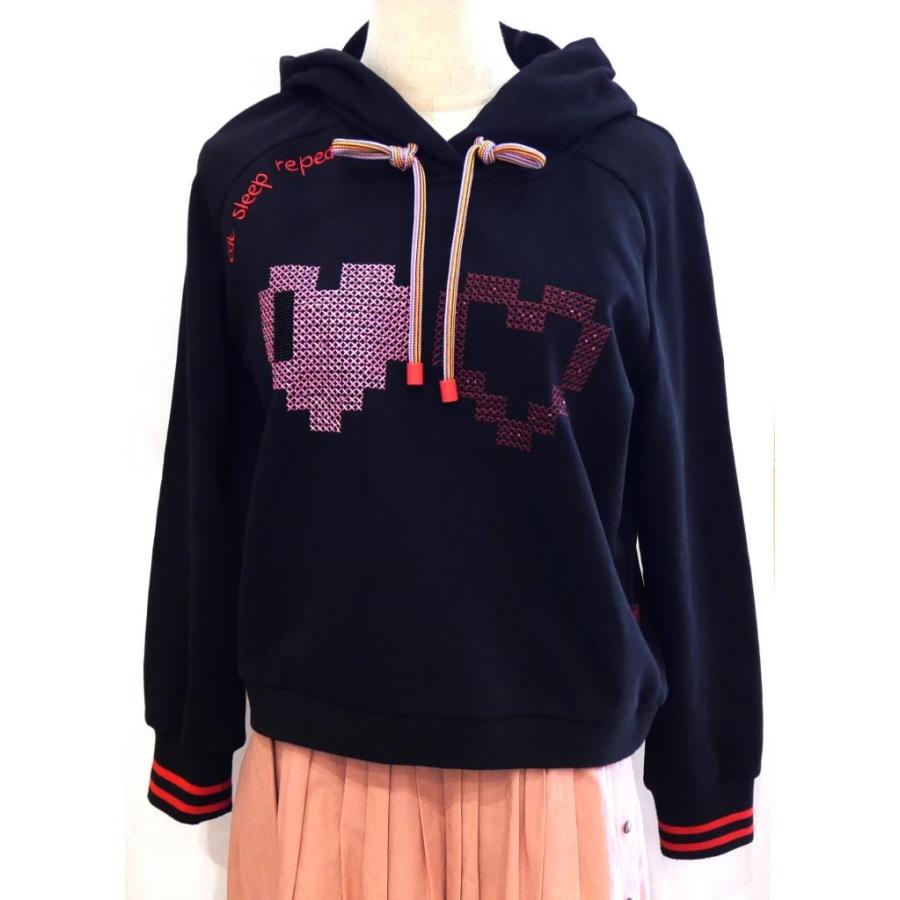 Max&Co.（マックスアンドコー） たまごっちコラボ 刺繍入りスウェット