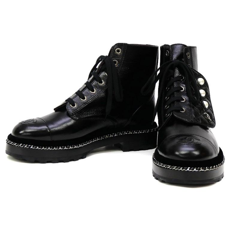 CHANEL（シャネル） レースアップブーツ フェイクパール チェーン