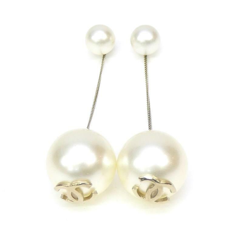 CHANEL パール　ピアス　used品 中古・古着通販】CHANEL (シャネル) パールココマークピアス シルバー