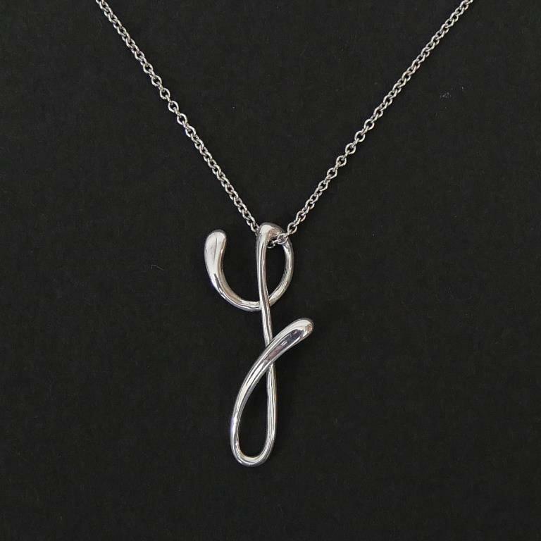 TIFFANY&Co.（ティファニー） ペンダントネックレス アルファベット
