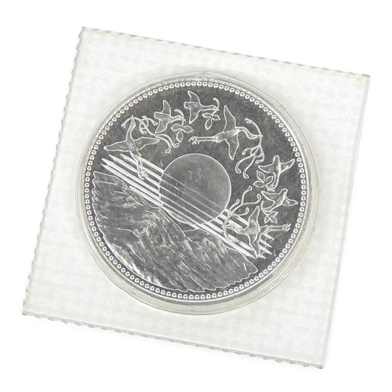 昭和61年 天皇陛下御在位60年1万円銀貨 パック入り 未開封 記念貨幣