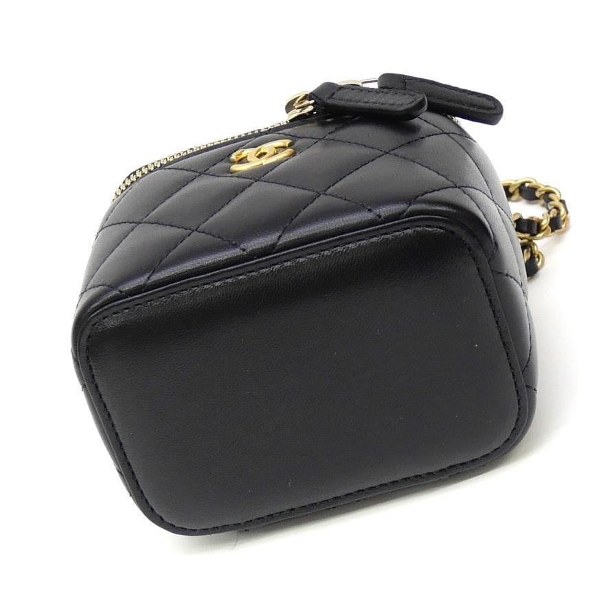 CHANEL（シャネル） バニティ チェーンショルダーバッグ マトラッセ 黒
