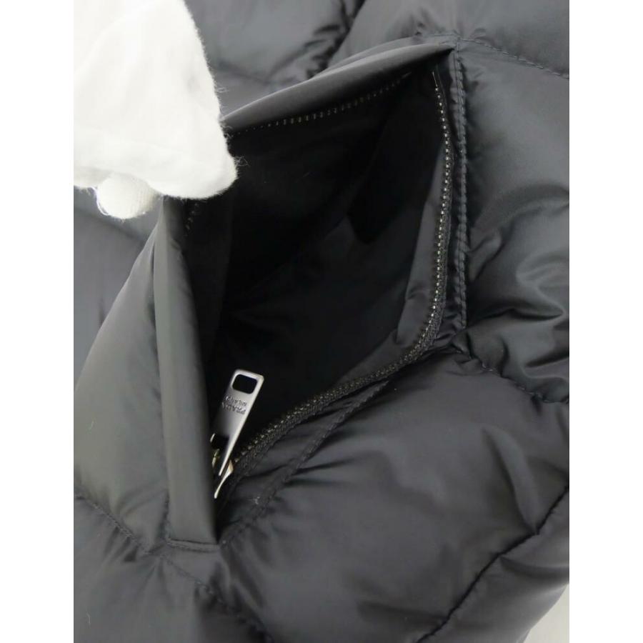 PRADA（プラダ） ダウンベスト トライアングルロゴ SGJ191R132Q04 黒