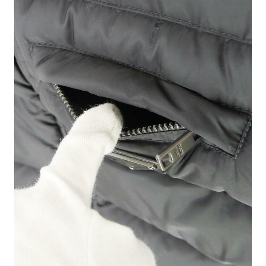 PRADA（プラダ） ダウンベスト トライアングルロゴ SGJ191R132Q04 黒