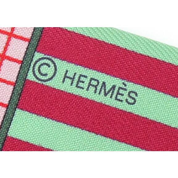 HERMES ツイリー　エルメス　スカーフ　幾何学模様　ピンク　緑 HERMES（エルメス） スカーフ ツイリー 新・馬着 Couvertures