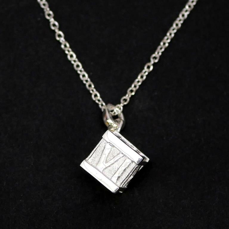 【美品】Tiffany ティファニー ネックレス アトラス キューブ シルバー TIFFANY&Co.（ティファニー） ペンダントネックレス アトラスキューブ