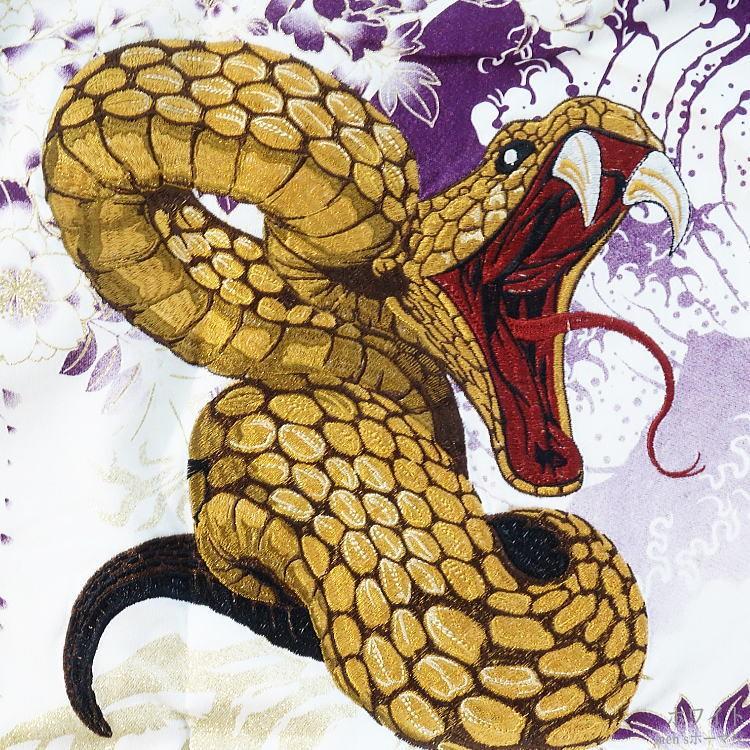 ビッグ有 絡繰魂 カラクリ魂 からくり魂 幸運の運び屋 神の使い ヘビ蛇刺繍 牡丹 藤の花 桜 和柄 Tee 長袖ｔロングｔシャツ 白 黒 M L Xl Xxl ホーマン 通販 Yahoo ショッピング