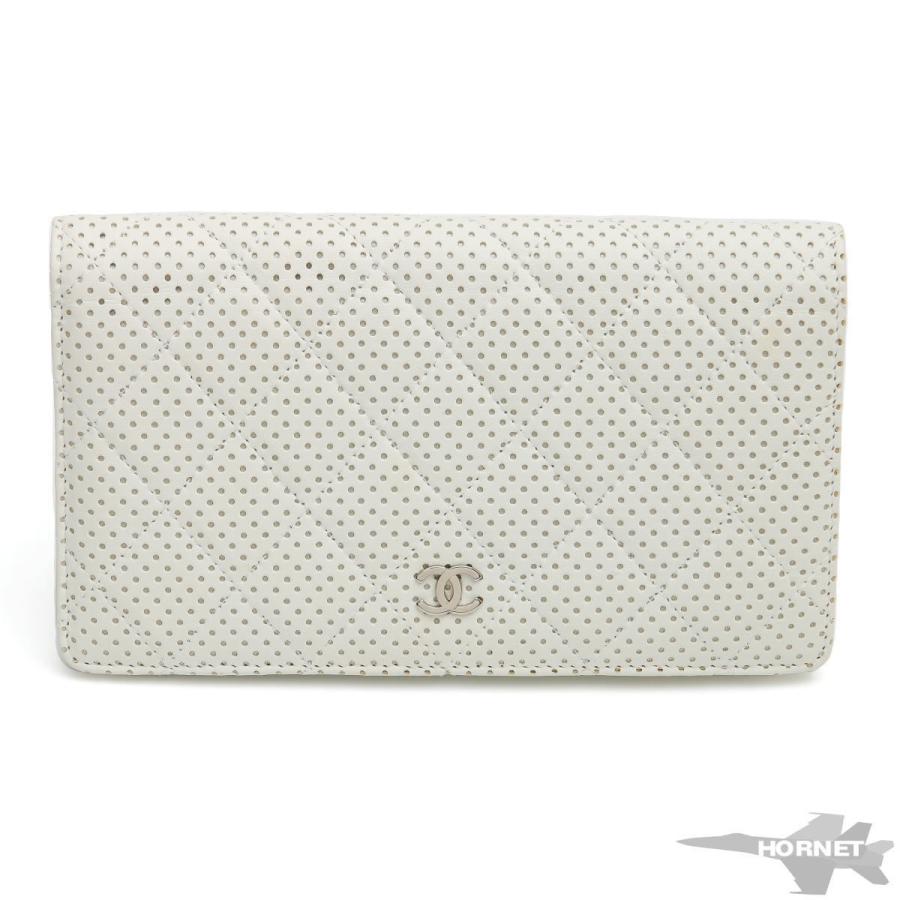 CHANEL シャネル ココマーク パンチング マトラッセ 二つ折り長財布 