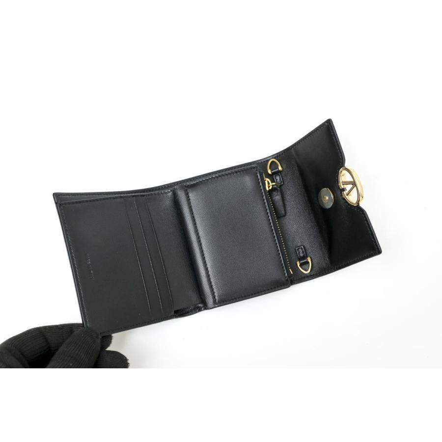 最終値下げ【新品未使用】VALENTINO チェーンウォレットグレー 最終値下げ【新品未使用】VALENTINO チェーンウォレットグレー 中古