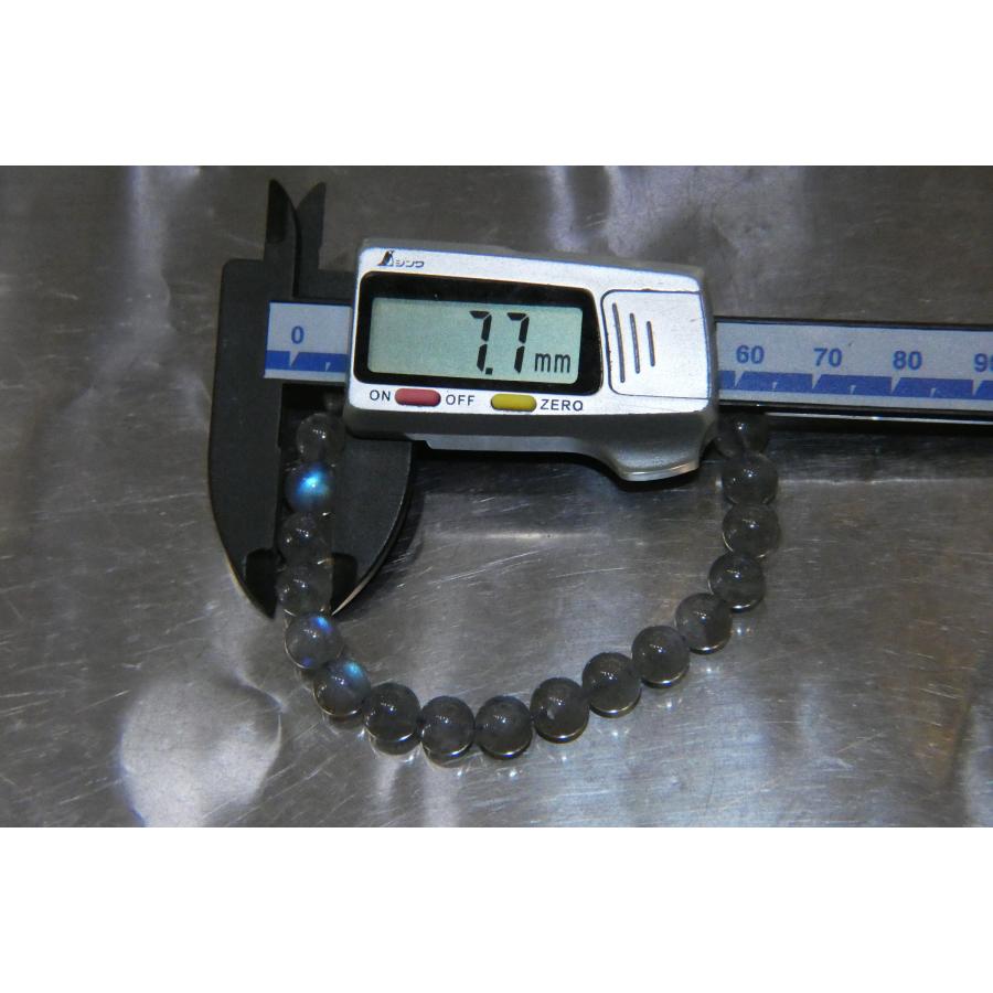 幻想的な輝きが眠っている才能を引き出す ラブラドライトブレスレット