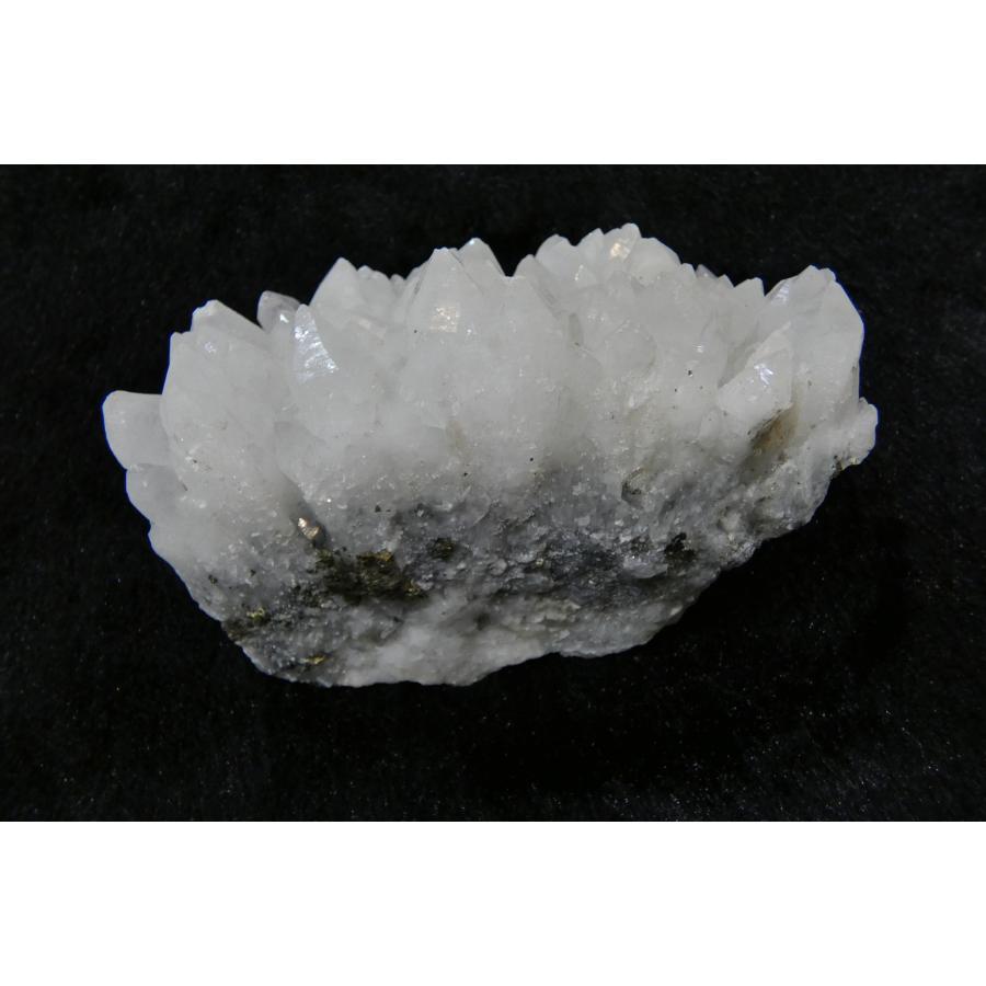 希少 神岡鉱山産 天然水晶クラスター 746g（パイライト・エピドート