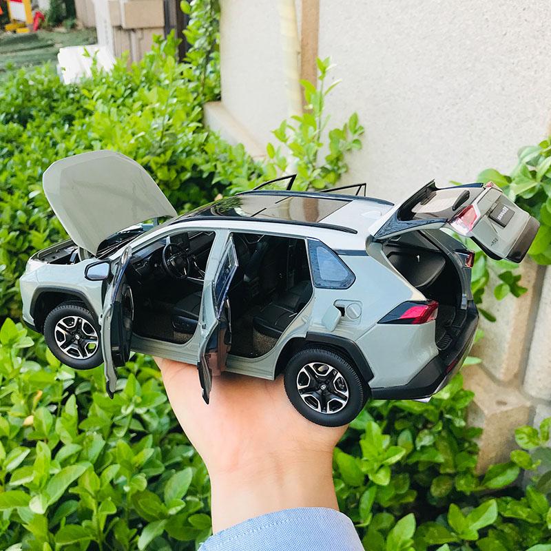 W20230089 ミニカー トヨタ RAV4 1:18スケール おもちゃ ギフト W20230089 ミニカー トヨタ RAV4 1:18スケール おもちゃ ギフト