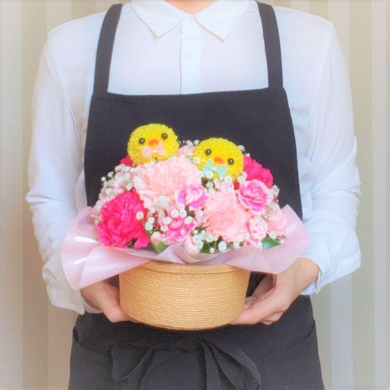 黄色 小鳥ちゃん 花金 高岡本店 New 生花ピンポンマムを使用し２羽の小鳥ちゃんをつくりました キャラクター アニマル アレンジメ Hotlife 通販 Yahoo ショッピング