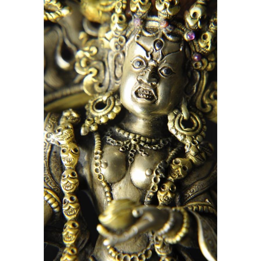 ダーキニー(荼吉尼天)銀製 鍍金彫金仕上げ : 仏像仏画チベット ダーキニー(荼吉尼天)銀製 鍍金彫金仕上げ : 仏像仏画チベット