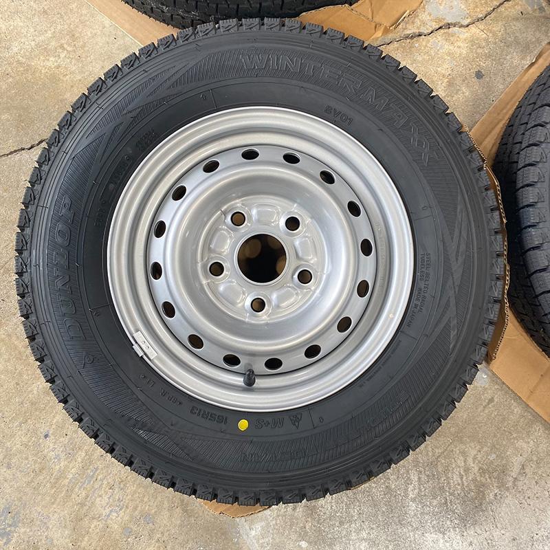 DUNLOP スタッドレスタイヤ スチール鉄チンホイールセット DUNLOP スタッドレスタイヤ スチール鉄チンホイールセット