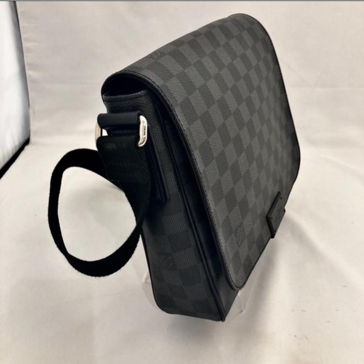 【A+ランク】Louis Vuitton ルイヴィトン ダミエ グラフィット ディストリクトPM ショルダーバッグ N41260【中古】の画像