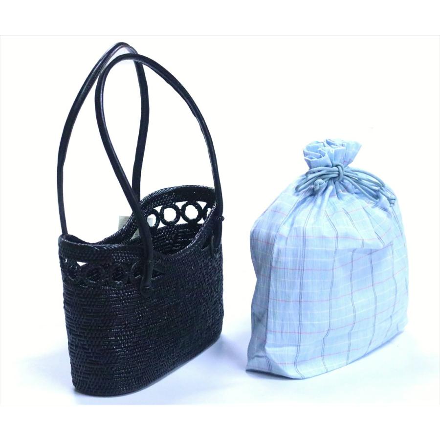 【美品】 Rosily アタ カゴバック 祭り バリ島 楕円形 巾着付き 楕円バッグLサイズ 巾着付き プレーン模様 (NAB697) Rosily