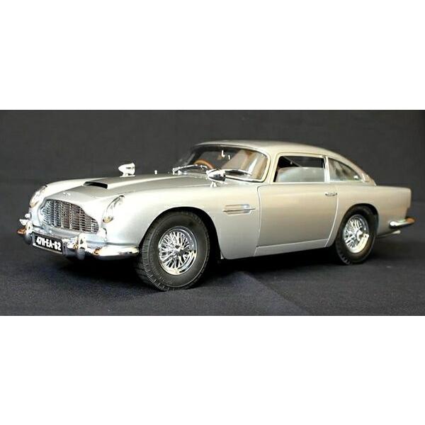ミニカー 007 巨大ミニカー 全長 60cm 20種類以上のギミック装置 ミニカー 007 巨大ミニカー 全長 60cm 20種類以上のギミック装置