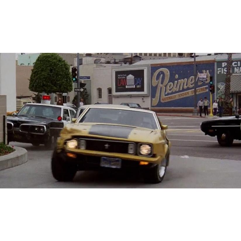 1/18ビッグサイズでのリリース ミニカー 1/18 GREENLIGHT 1974