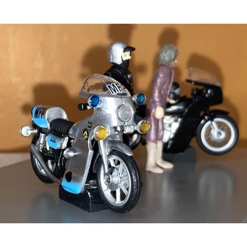 ミニカー　1/43　マッドマックス　Z1000　グースのM.F.P.仕様(1977年式Z1000-A1)　グースとトーカッターフギュア付　　限定品　予約商品｜hottoys-c2