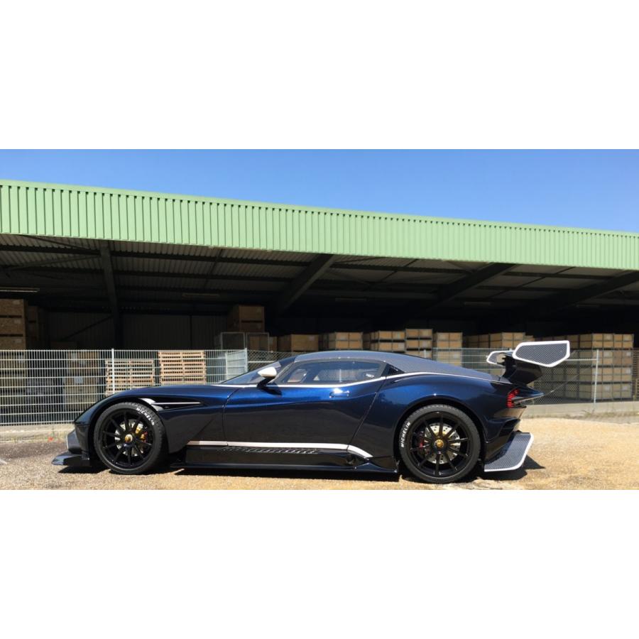 巨大 全長 60cm ミニカー 巨大 精密 1/8 アストンマーチン・ヴァルカン