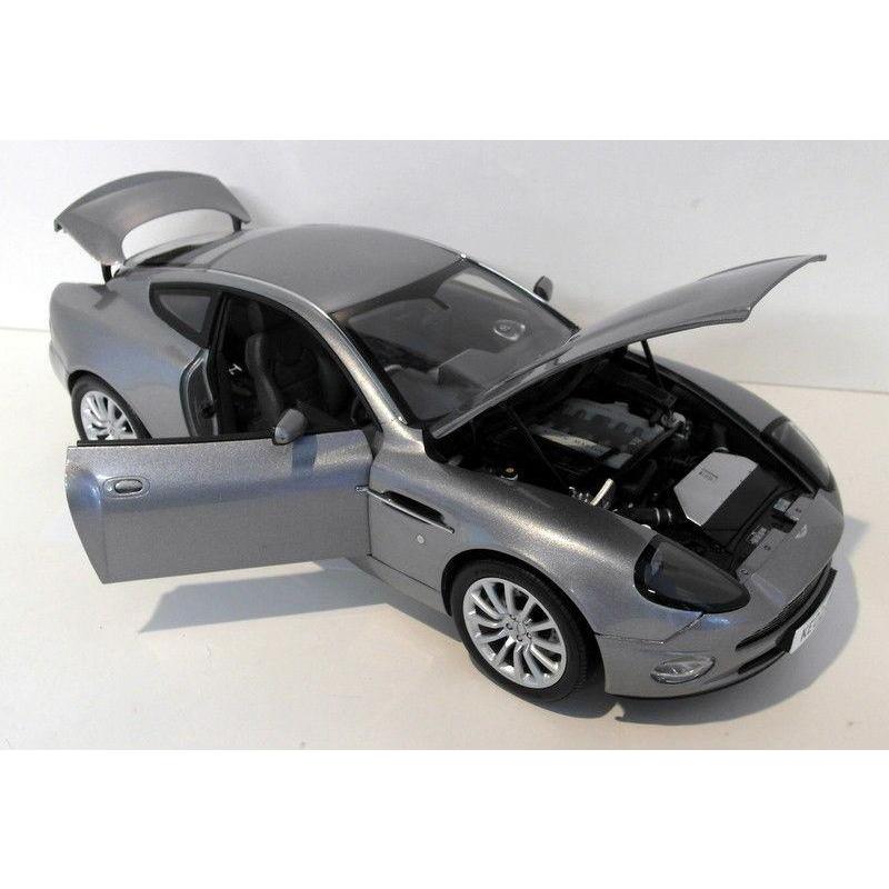 ［即日発送］ ミニカー　1/12　巨大　精密　007　アストンマーチン・V12・ヴァンキッシュ　007ジェームス・ボンド　ボンドカー　　　絶版超希少品 【1642720073】(58110円)