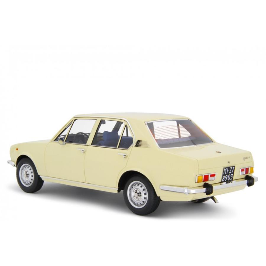 ミニカー アルファロメオ 1975 アルフェッタ ベージュ色 1971 1/18 LRM