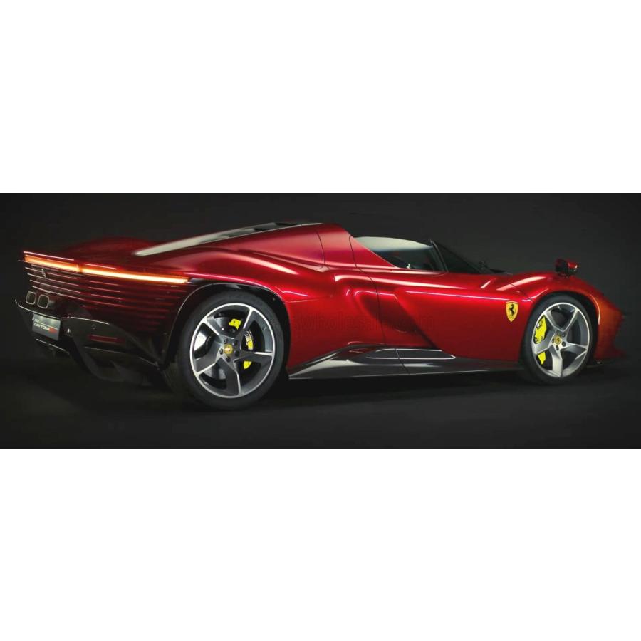 フェラーリ ミニカー ブラゴ 1/18 Ferrari 2022 赤色 NEW DAYTONA SP3