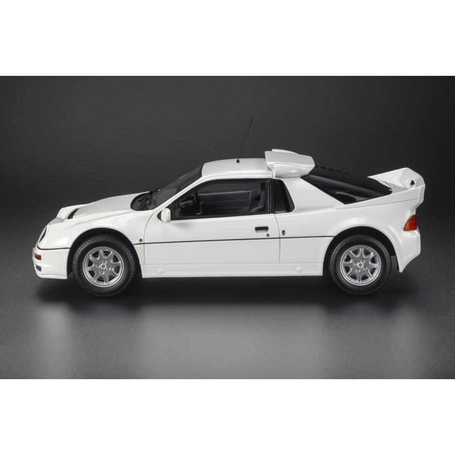 非常に完成度の高いモデルです。ミニカー 1/18 Top Marques Ford