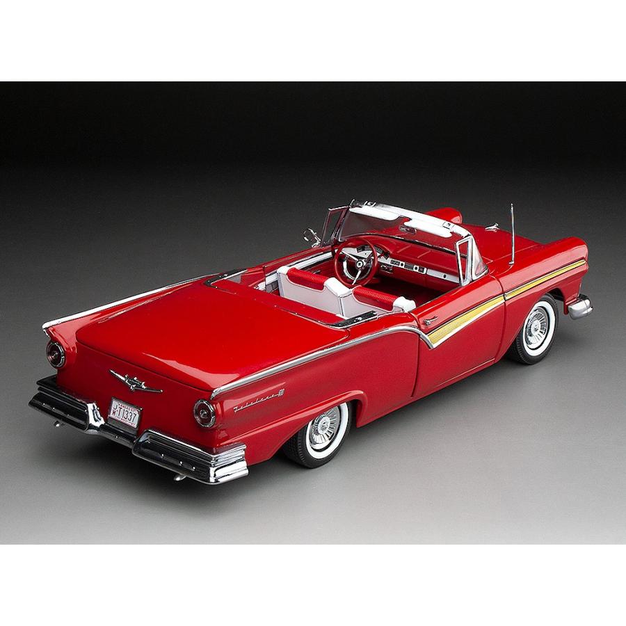 ミニカー 1/18 1957 フォード・フェアレーン 500 ガブリオレ ミニカー 1/18 1957 フォード・フェアレーン 500 ガブリオレ