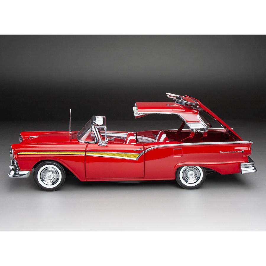 ミニカー 1/18 1957 フォード・フェアレーン 500 ガブリオレ ミニカー 1/18 1957 フォード・フェアレーン 500 ガブリオレ