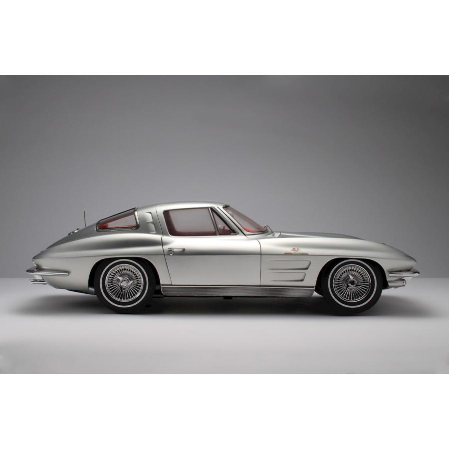 巨大 全長 60cm 20種類以上のギミック装置付き ミニカー 巨大 精密 1/8