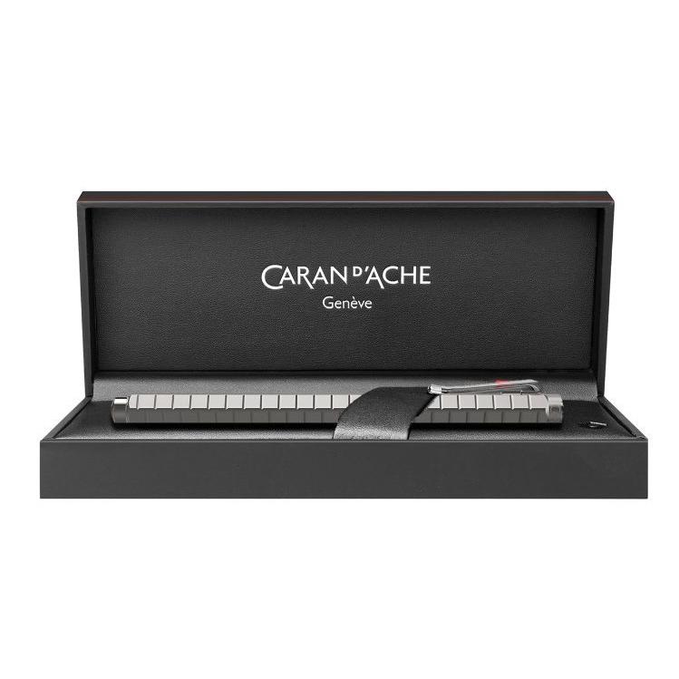 CARAN d'ACHE CARAN D'ACHE カランダッシュ 万年筆 エクリドール