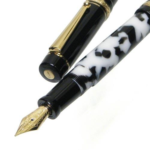 DELTA(デルタ) 限定品 ビアンカ・エ・ネッラ 日本限定モデル 万年筆 DELTA(デルタ) 限定品 ビアンカ・エ・ネッラ 日本限定モデル 万年筆