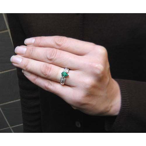ペアシェイプ エメラルド リング プラチナ製 : Jewellery SHIBATA